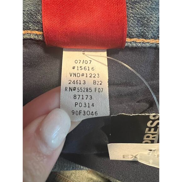 NWT VINTAGE Express Women's Low Rise Eva Bootcut Jeans Denim Blue Size 2R - Picture 11 of 12